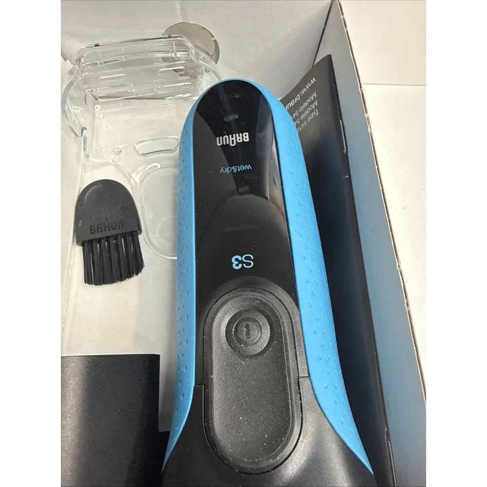 Braun Series 3 Wet/Dry Shaver 3010s with Charger